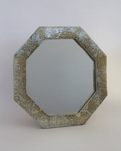 Oito Mirror